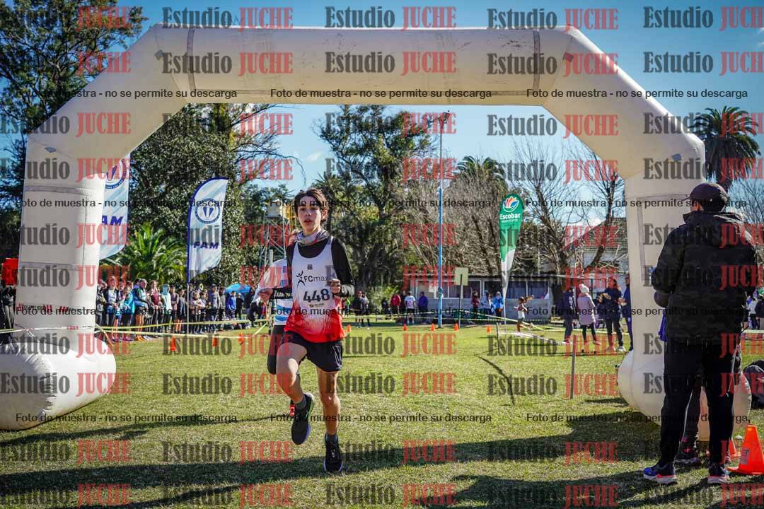 Fotos de la llegada del cross de 2000 m
