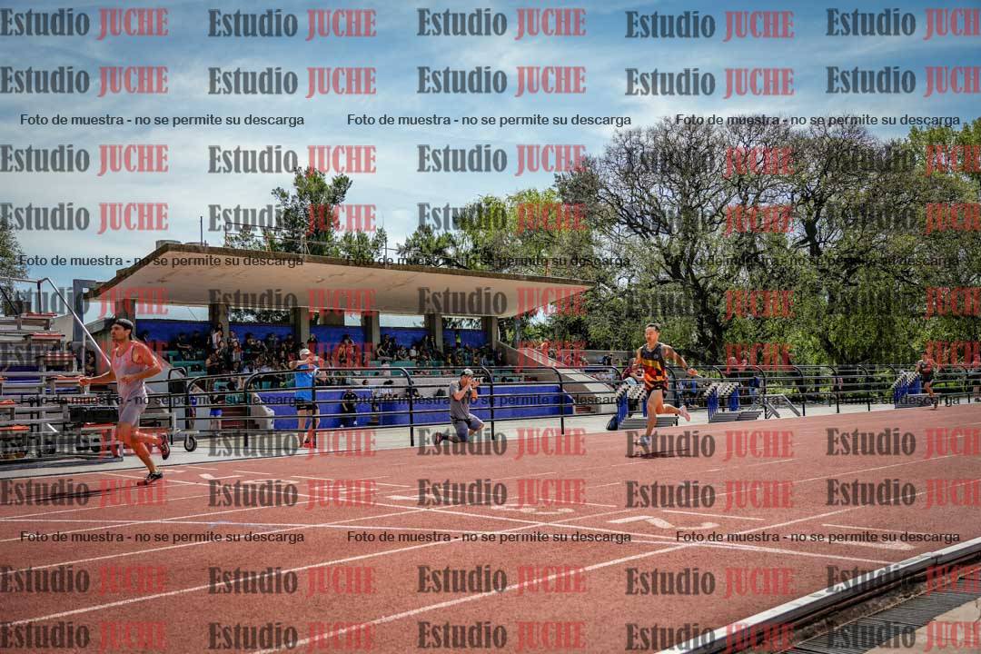 Fotos de los 400 m llanos de varones