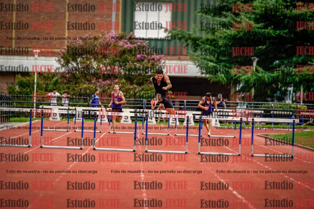 Fotos de los 400 m con vallas de varones