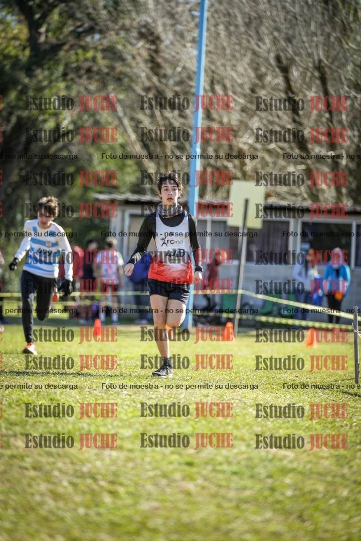 Fotos de la llegada del cross de 2000 m
