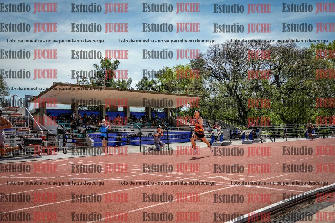 Fotos de los 400 m llanos de varones