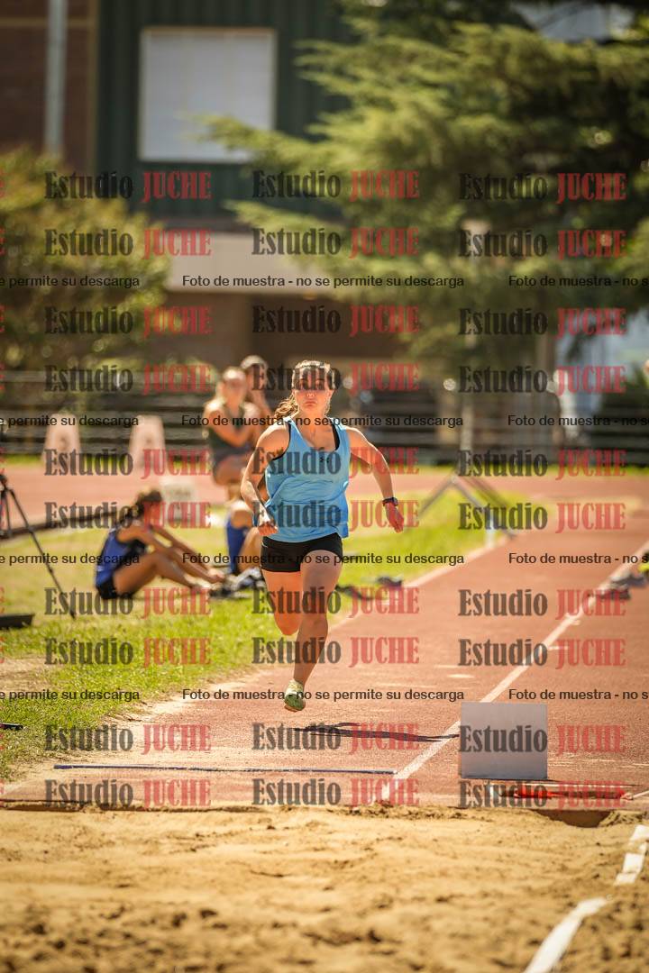 Fotos del salto en largo de mujeres