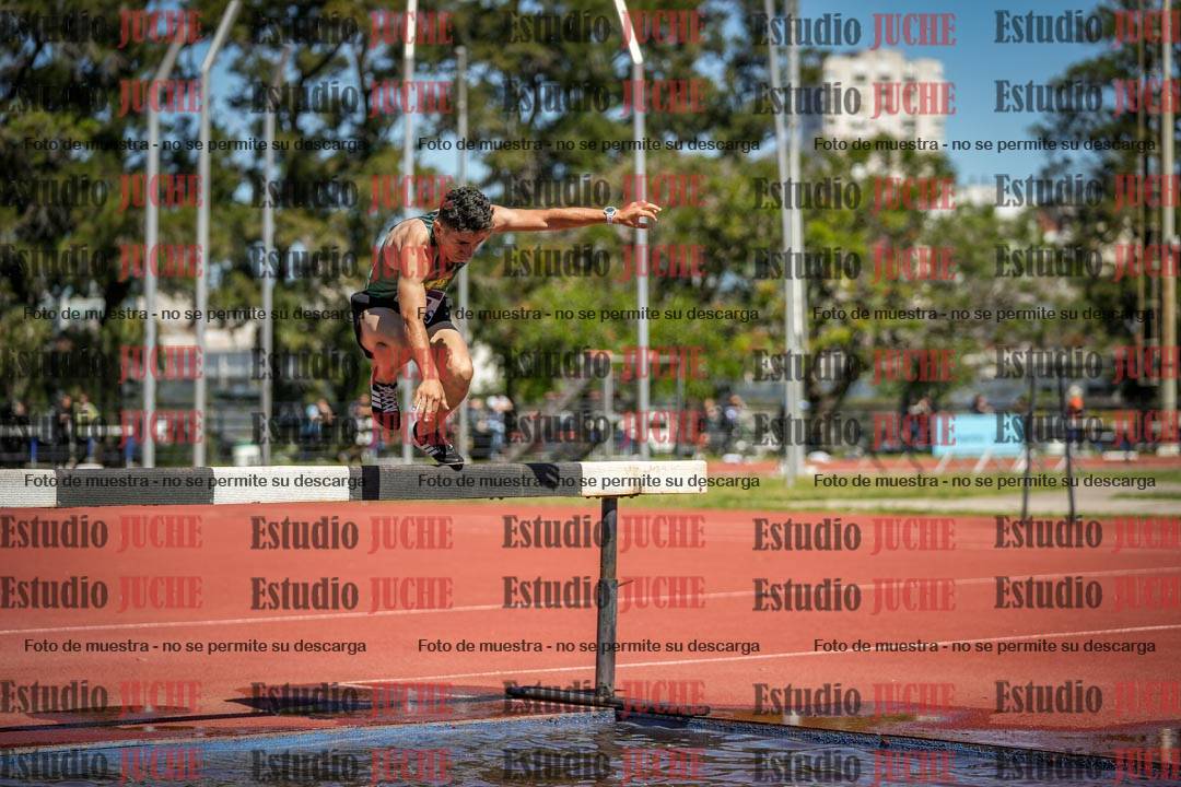 Fotos de los 3000 m con obstáculos de varones