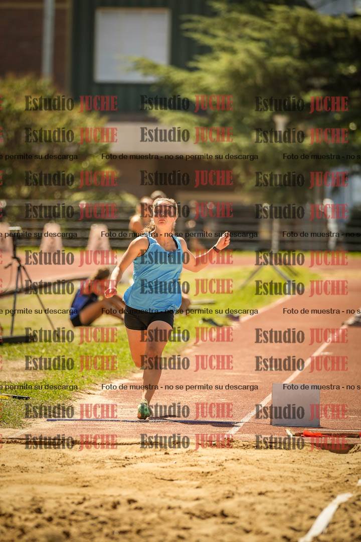 Fotos del salto en largo de mujeres