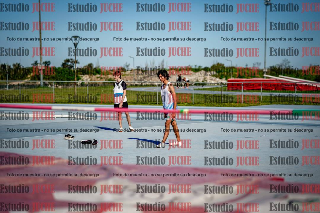 Fotos del salto en alto de mujeres y varones - U15