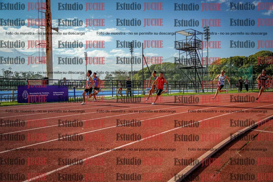 Fotos de los 200 m llanos de varones
