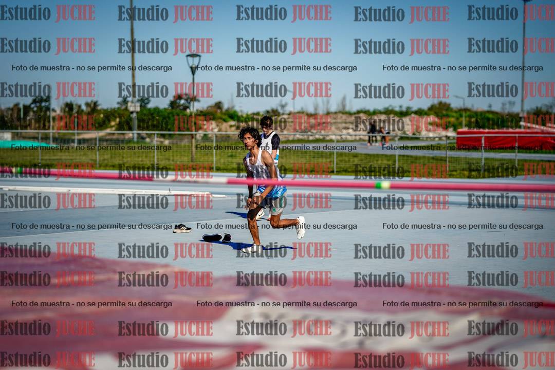 Fotos del salto en alto de mujeres y varones - U15
