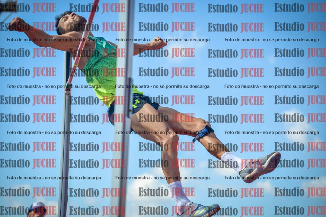 Fotos del salto en alto de varones