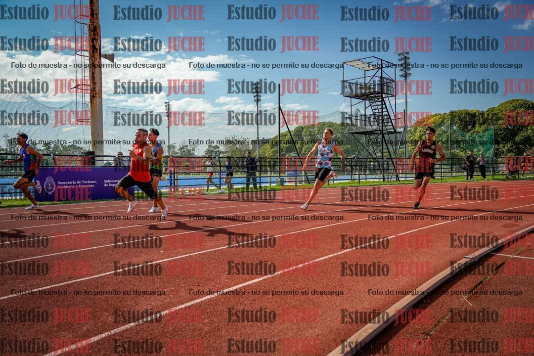 Fotos de los 200 m llanos de varones