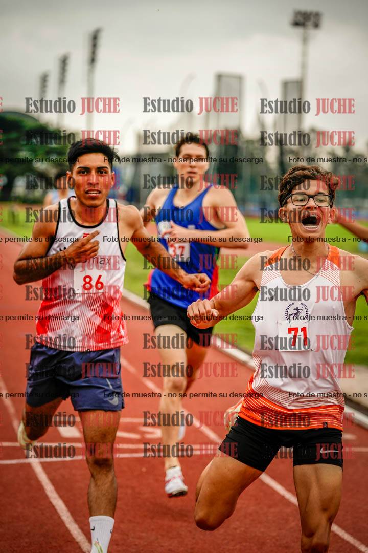 Fotos de los 800 m llanos de varones