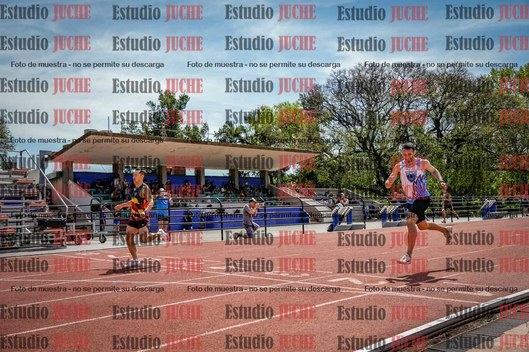 Fotos de los 400 m llanos de varones