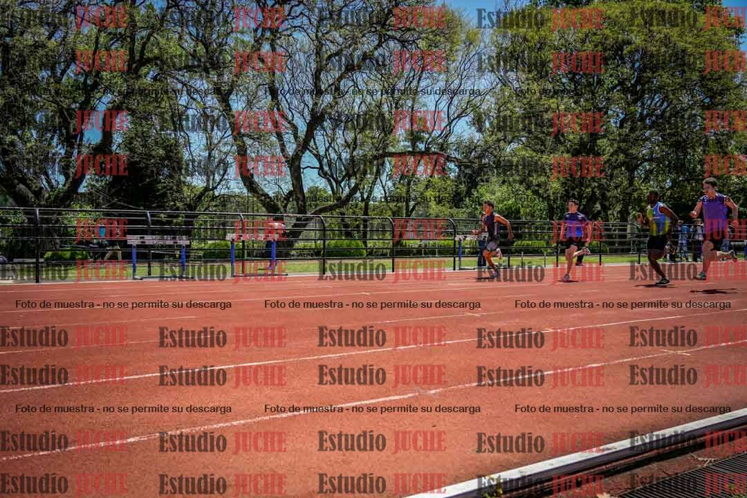 Fotos de los 100 m llanos de varones
