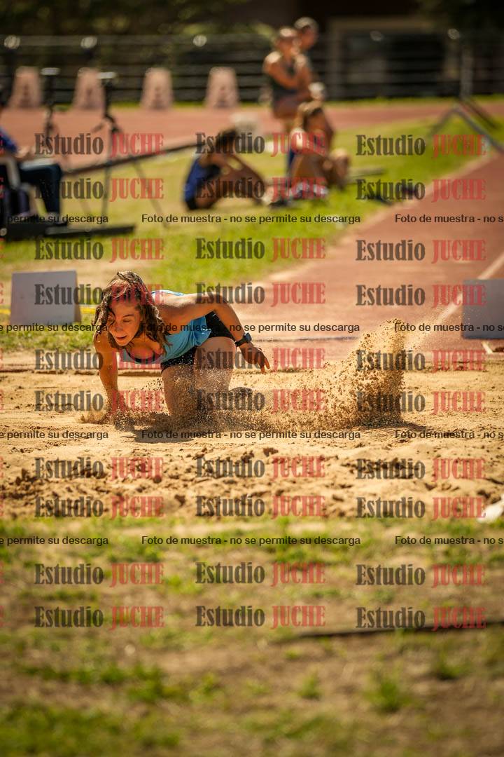 Fotos del salto en largo de mujeres