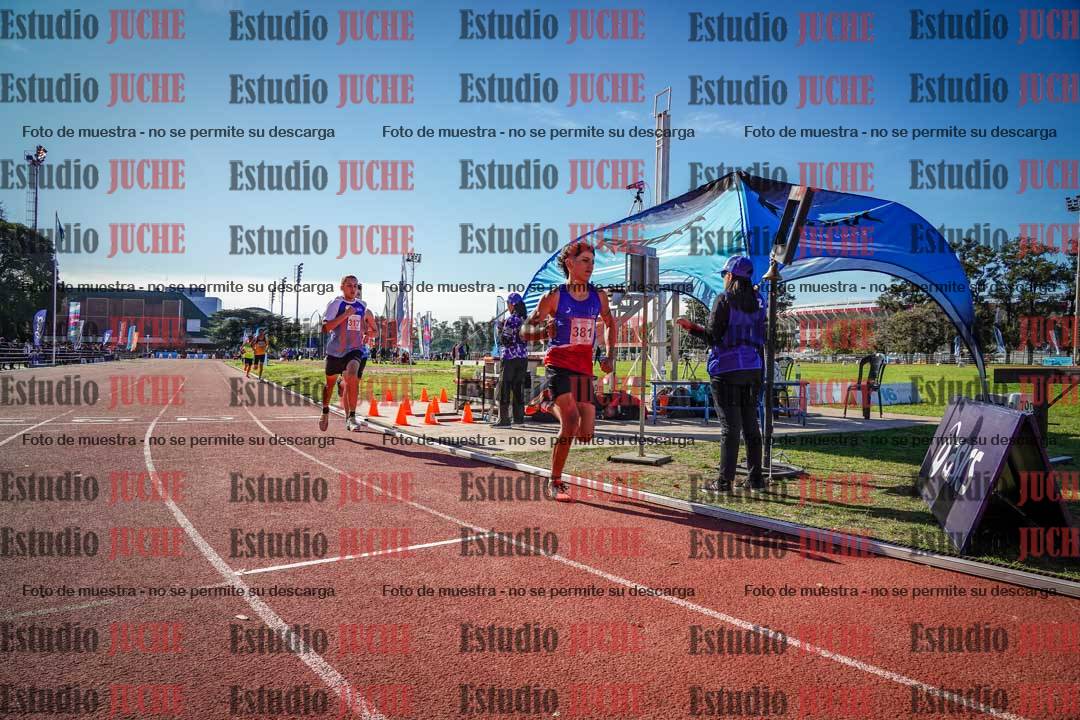 Fotos de los 800 m llanos de varones