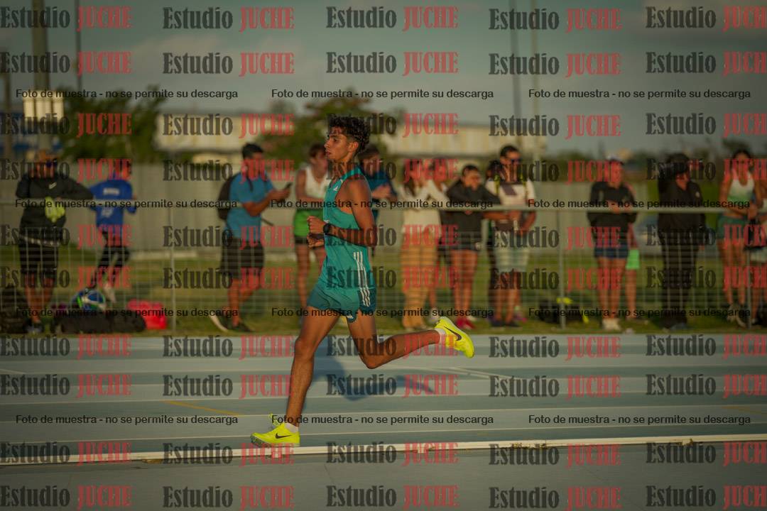 Fotos de los 3000 m llanos de varones