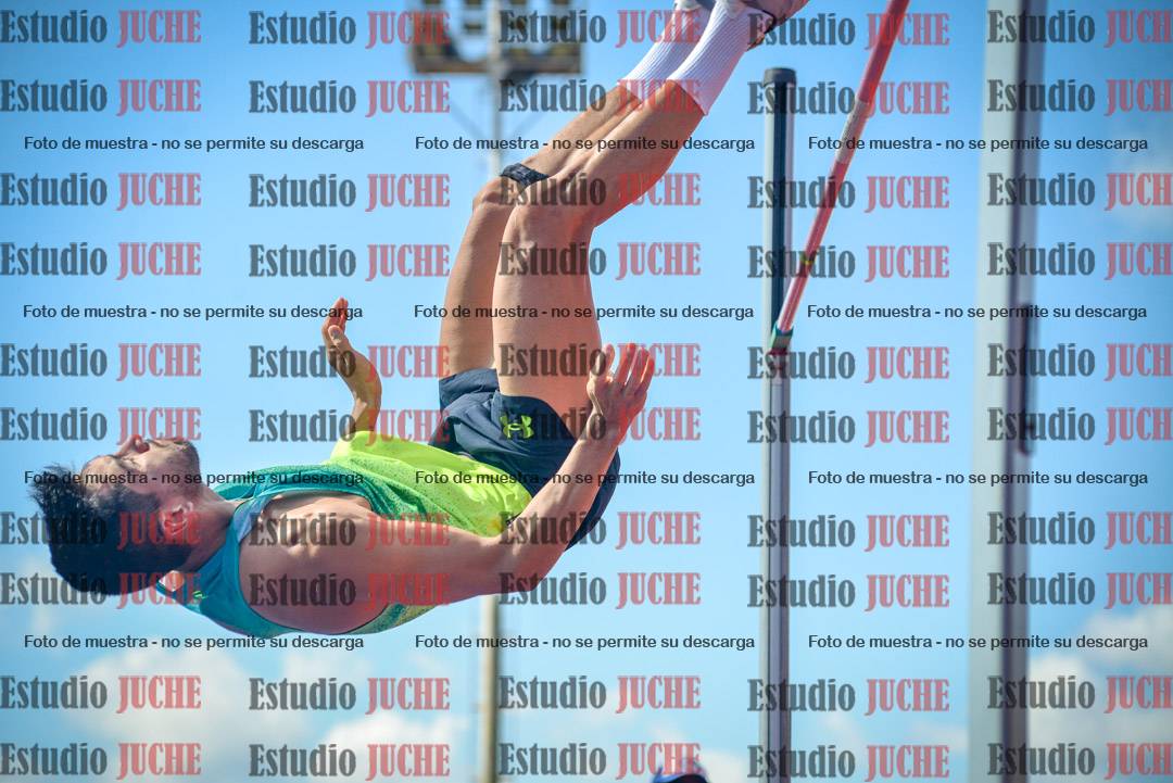Fotos del salto en alto de varones
