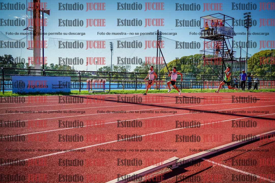 Fotos de los 200 m llanos de varones