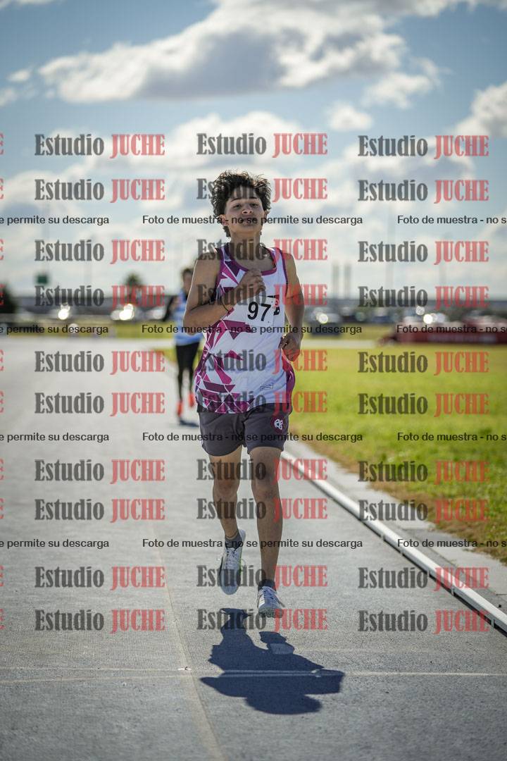 Fotos de los 800 m llanos de varones
