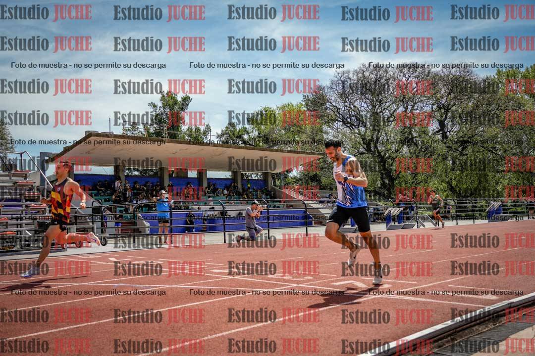 Fotos de los 400 m llanos de varones
