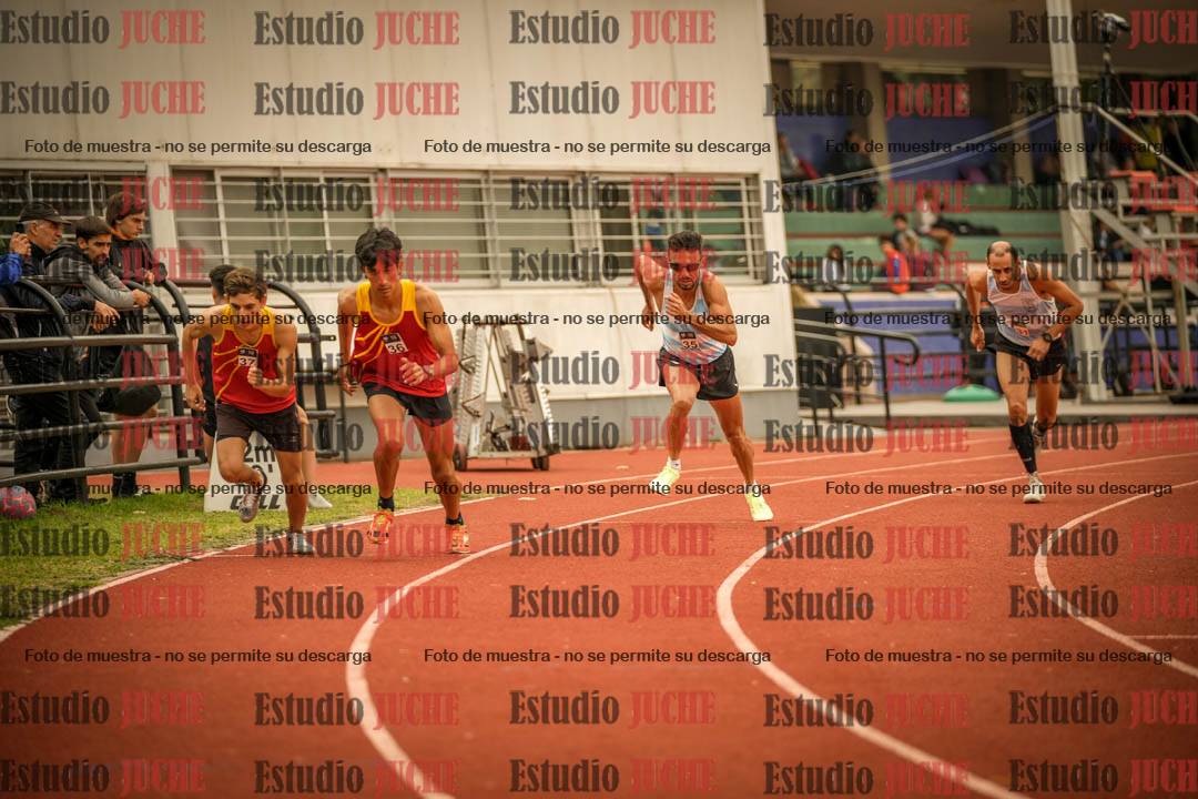 Fotos de los 800 m llanos de varones
