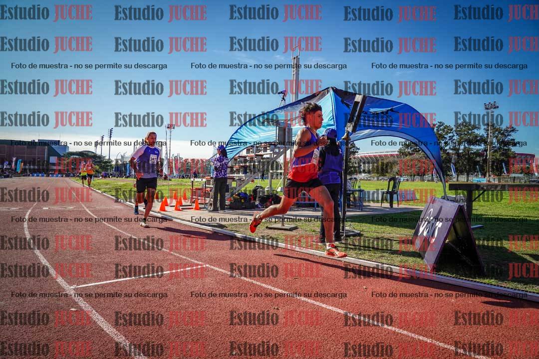 Fotos de los 800 m llanos de varones