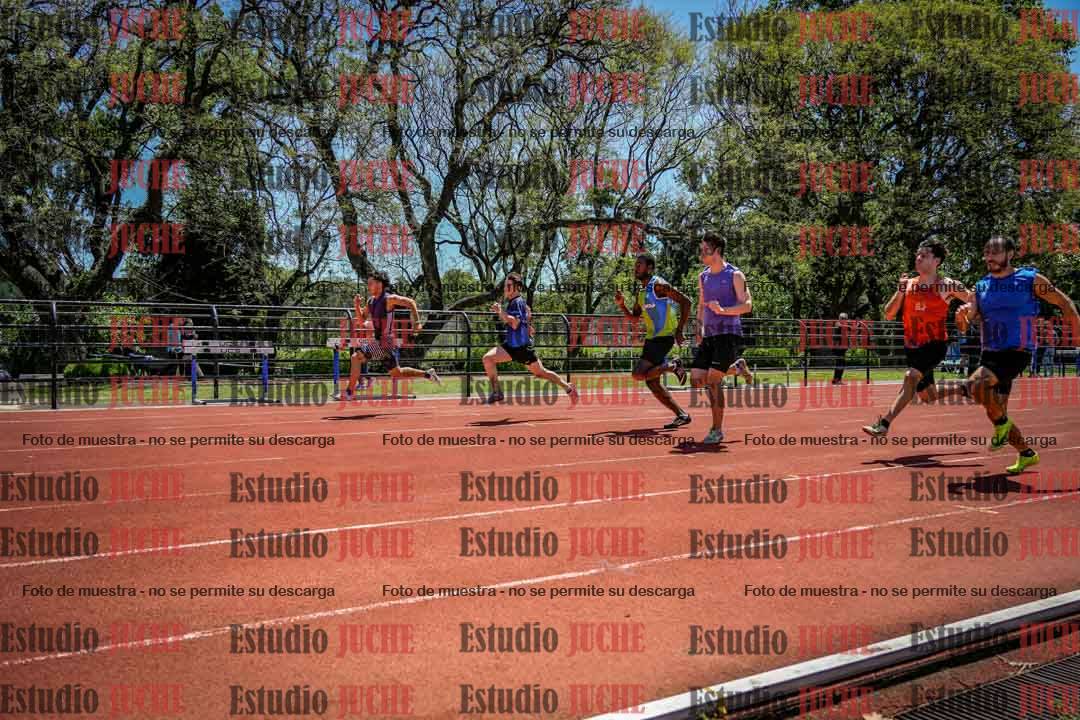 Fotos de los 100 m llanos de varones
