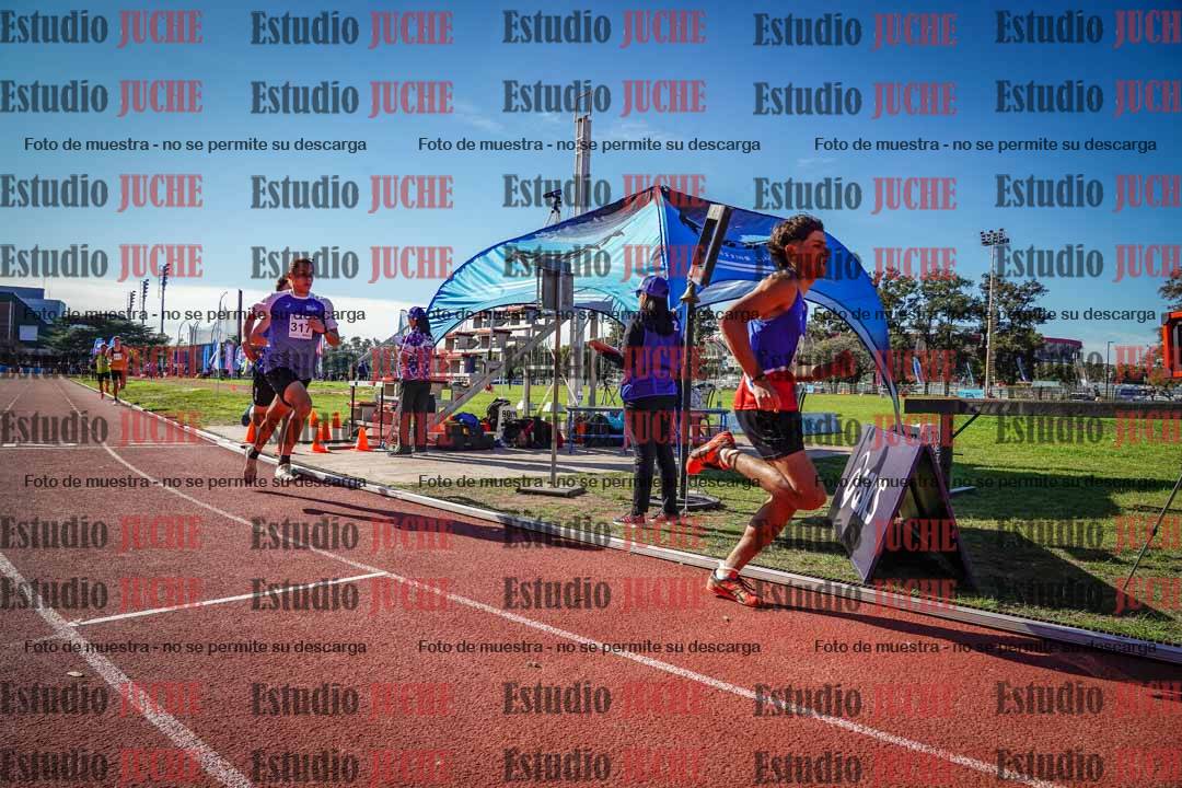 Fotos de los 800 m llanos de varones
