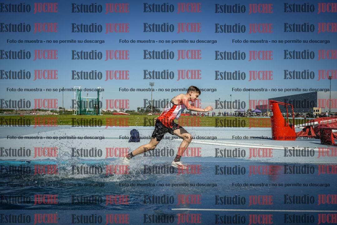 Fotos de los 2000 m con obstáculos de varones