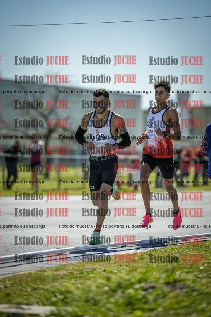 Fotos de los 5000 m llanos de mujeres y varones