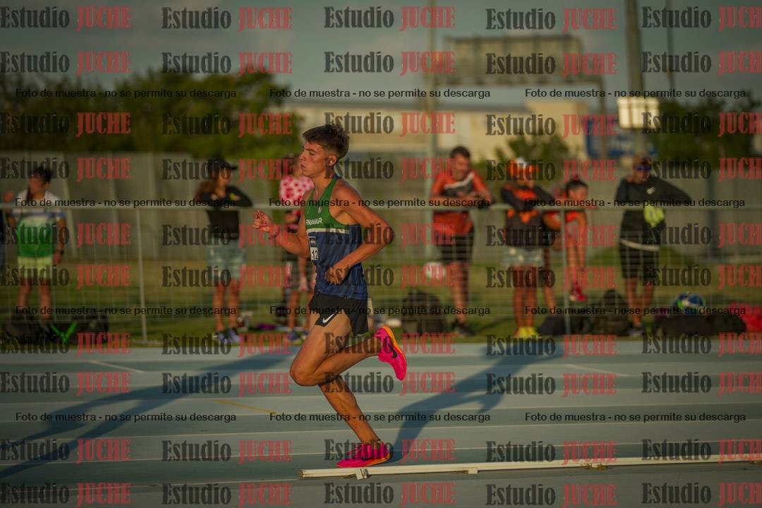 Fotos de los 3000 m llanos de varones