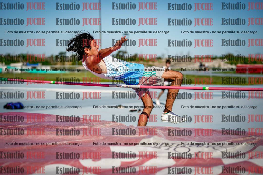 Fotos del salto en alto de mujeres y varones - U15