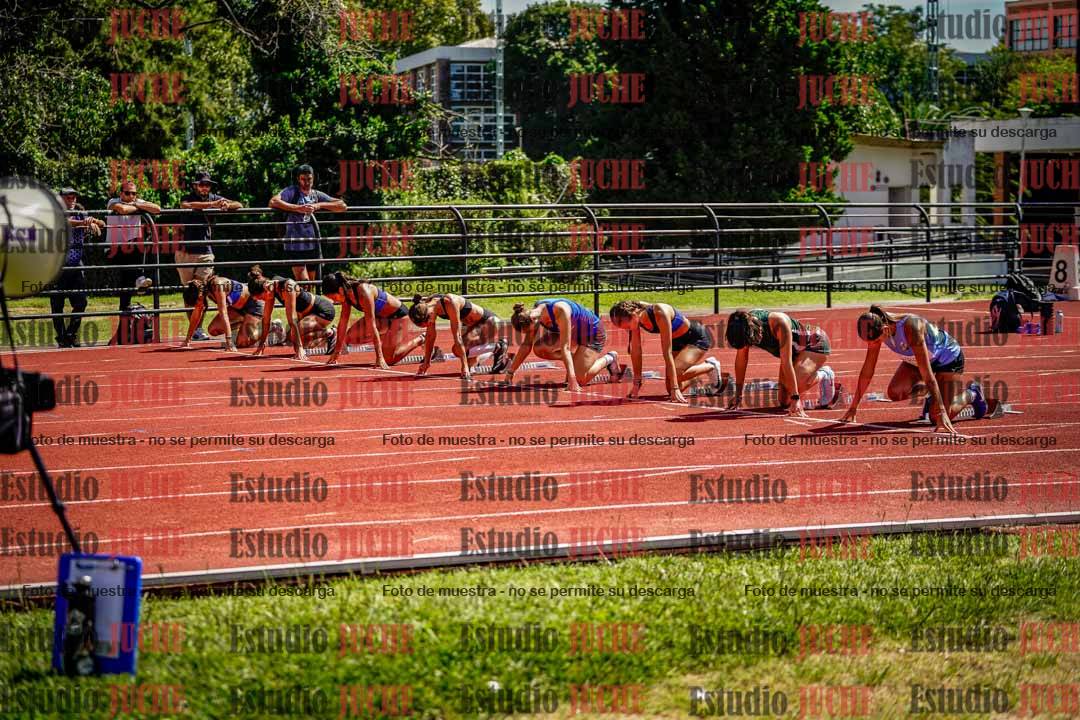 Fotos de los 100 m con vallas de mujeres