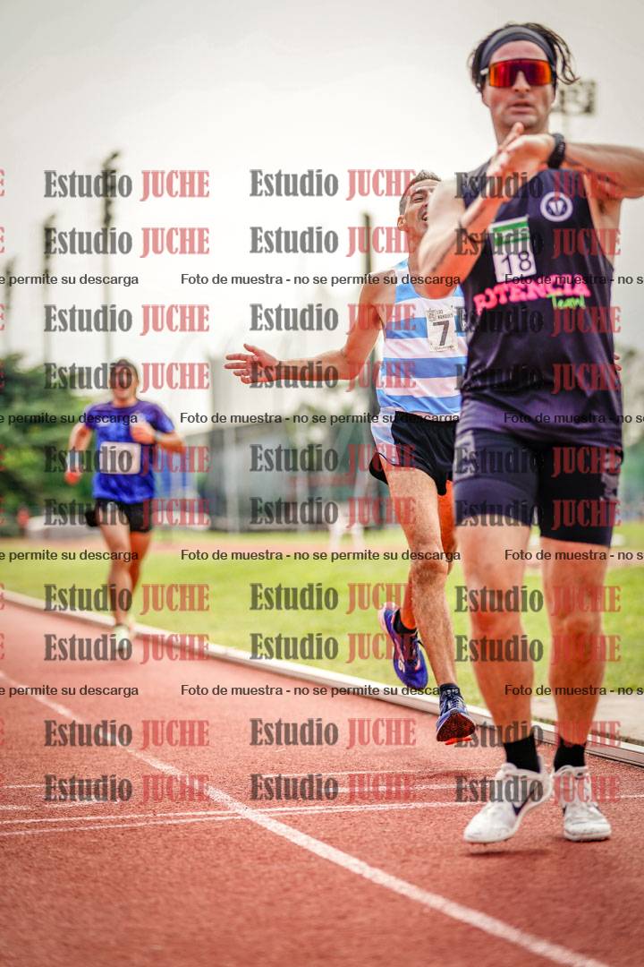 Fotos de los 3000 m llanos de varones