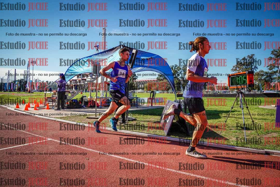 Fotos de los 800 m llanos de varones