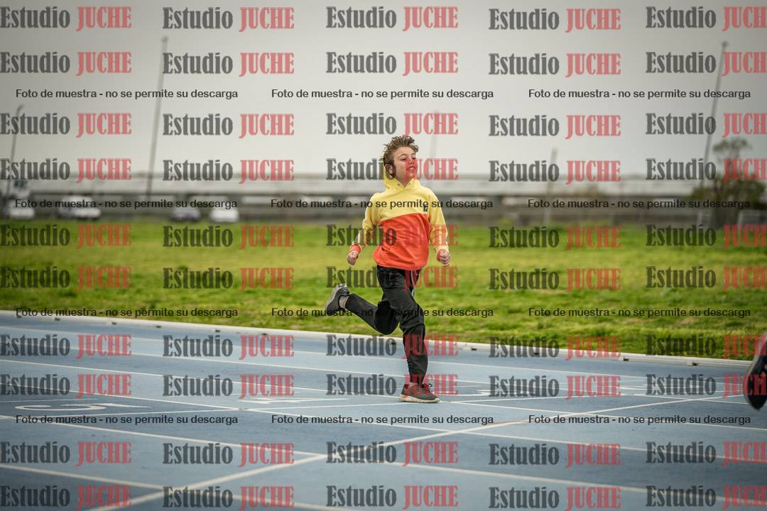 Fotos de los 50 m llanos de varones - U12