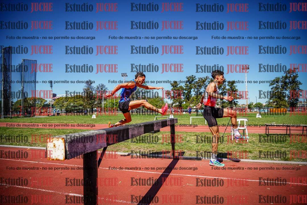 Fotos de los 3000 m con obstáculos de varones