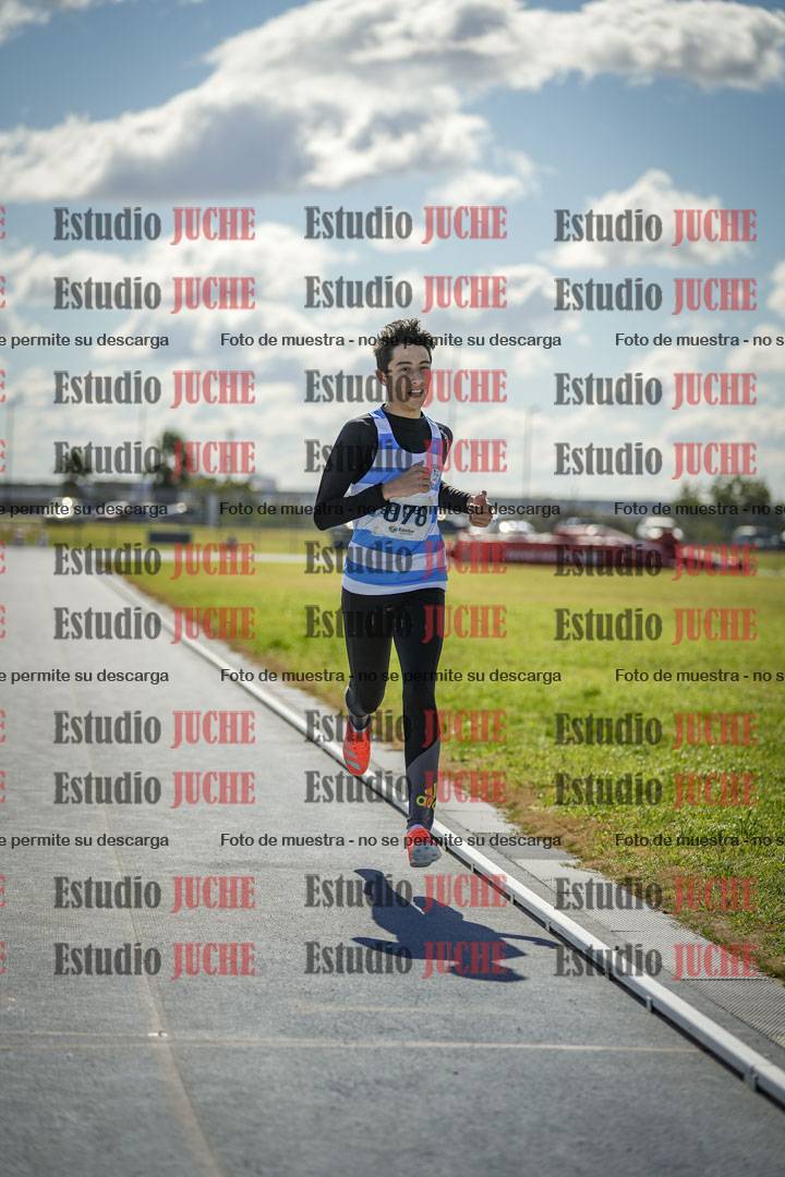 Fotos de los 800 m llanos de varones
