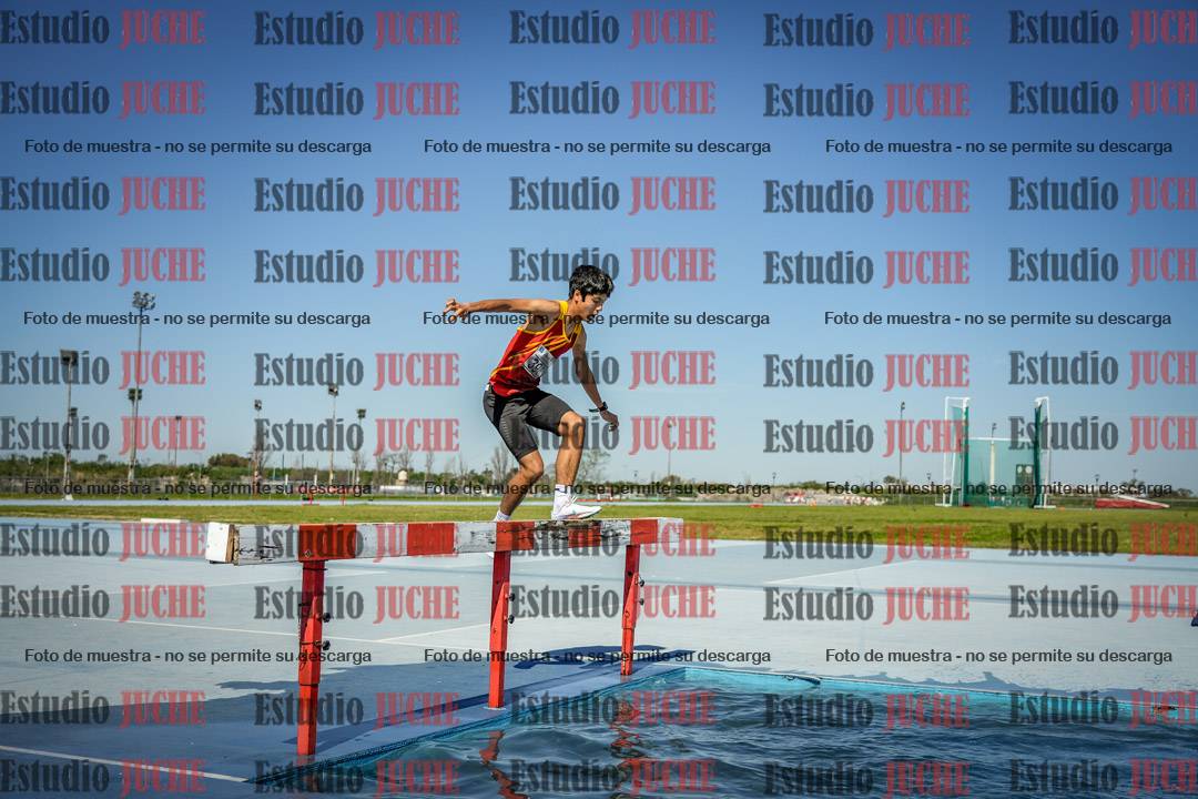 Fotos de los 2000 m con obstáculos de varones