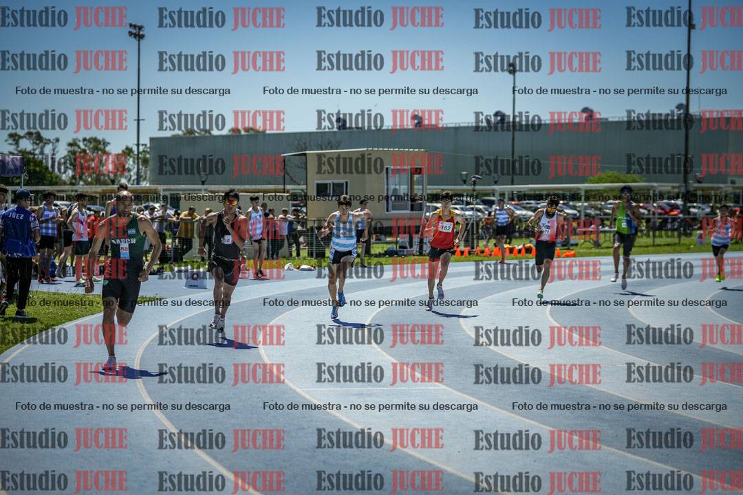 Fotos de los 800 m llanos de varones