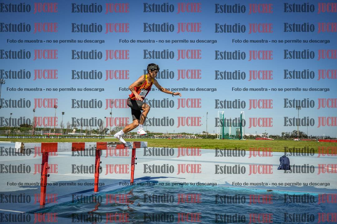 Fotos de los 2000 m con obstáculos de varones