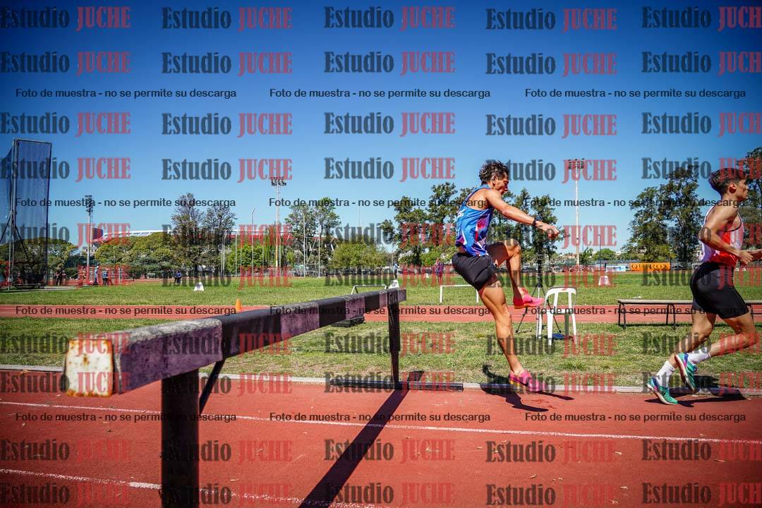 Fotos de los 3000 m con obstáculos de varones
