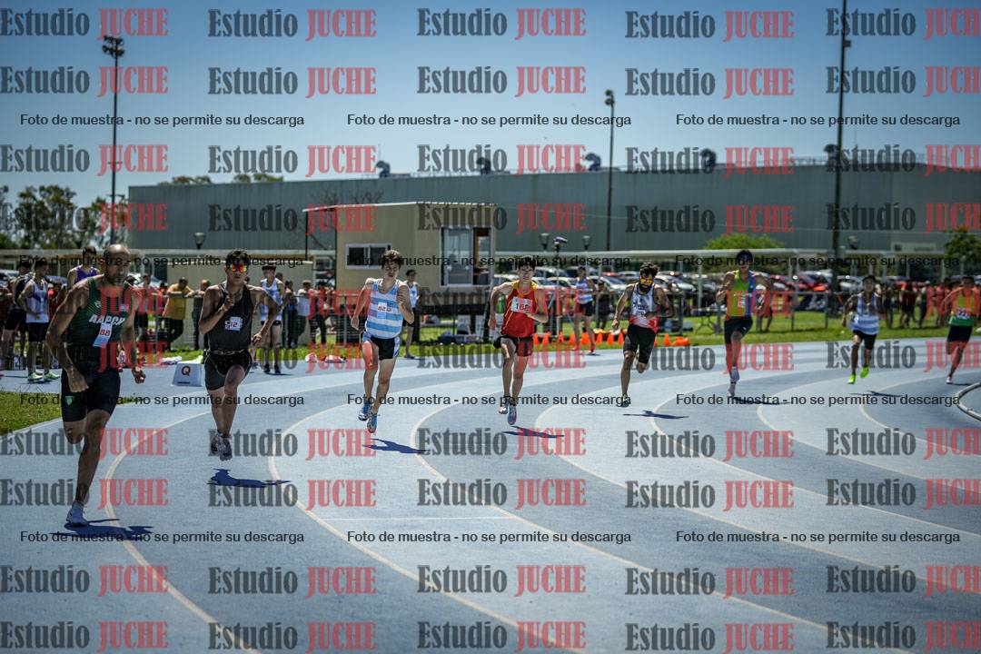 Fotos de los 800 m llanos de varones