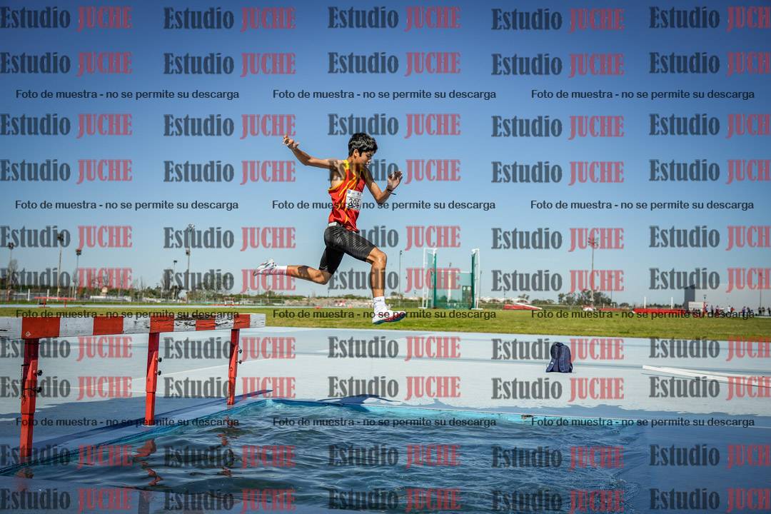 Fotos de los 2000 m con obstáculos de varones