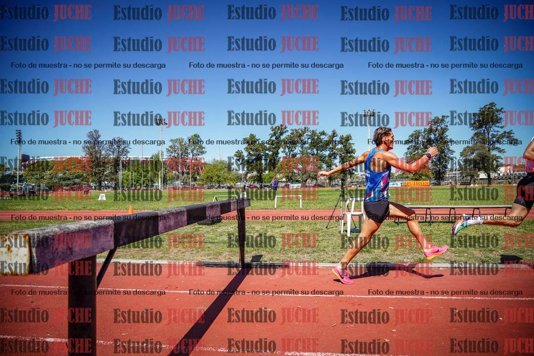 Fotos de los 3000 m con obstáculos de varones