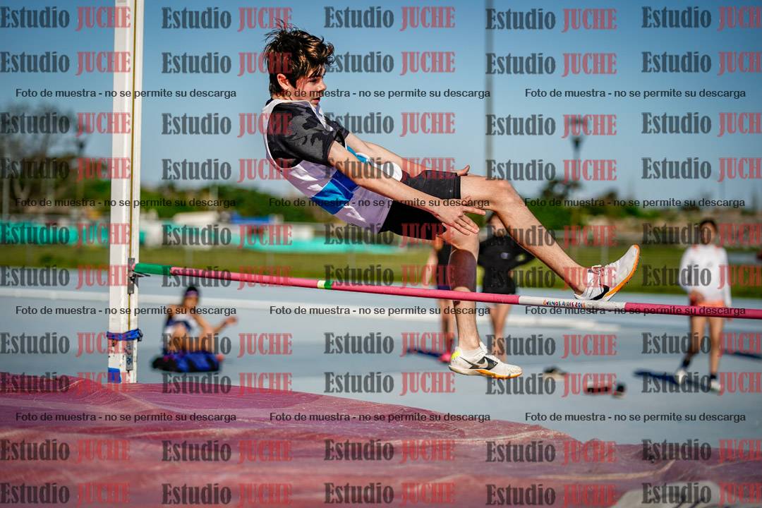 Fotos del salto en alto de mujeres y varones - U15
