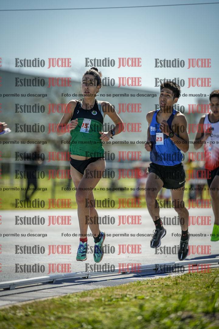 Fotos de los 5000 m llanos de mujeres y varones