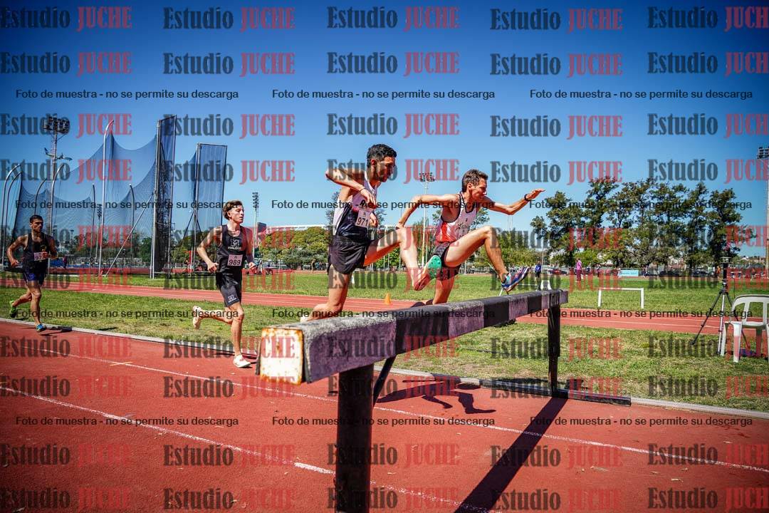 Fotos de los 3000 m con obstáculos de varones