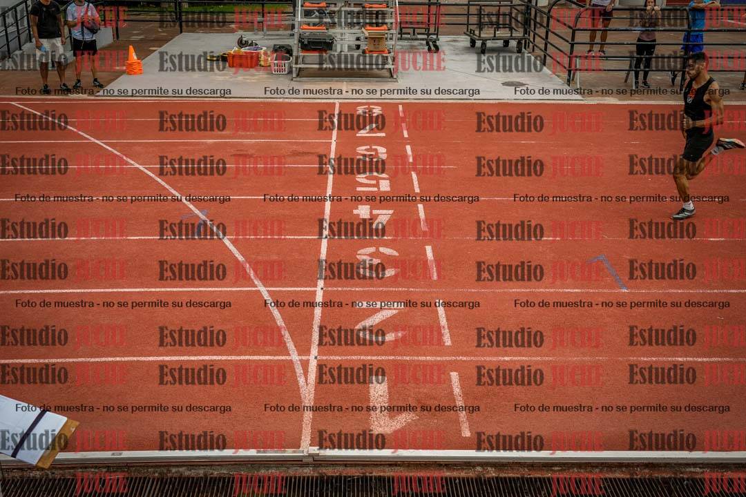 Fotos de los 400 m con vallas de varones