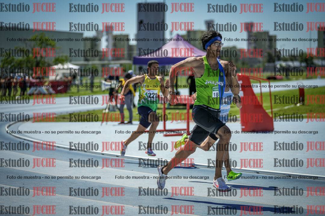 Fotos de los 800 m llanos de varones