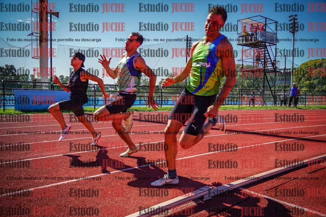 Fotos de los 200 m llanos de varones